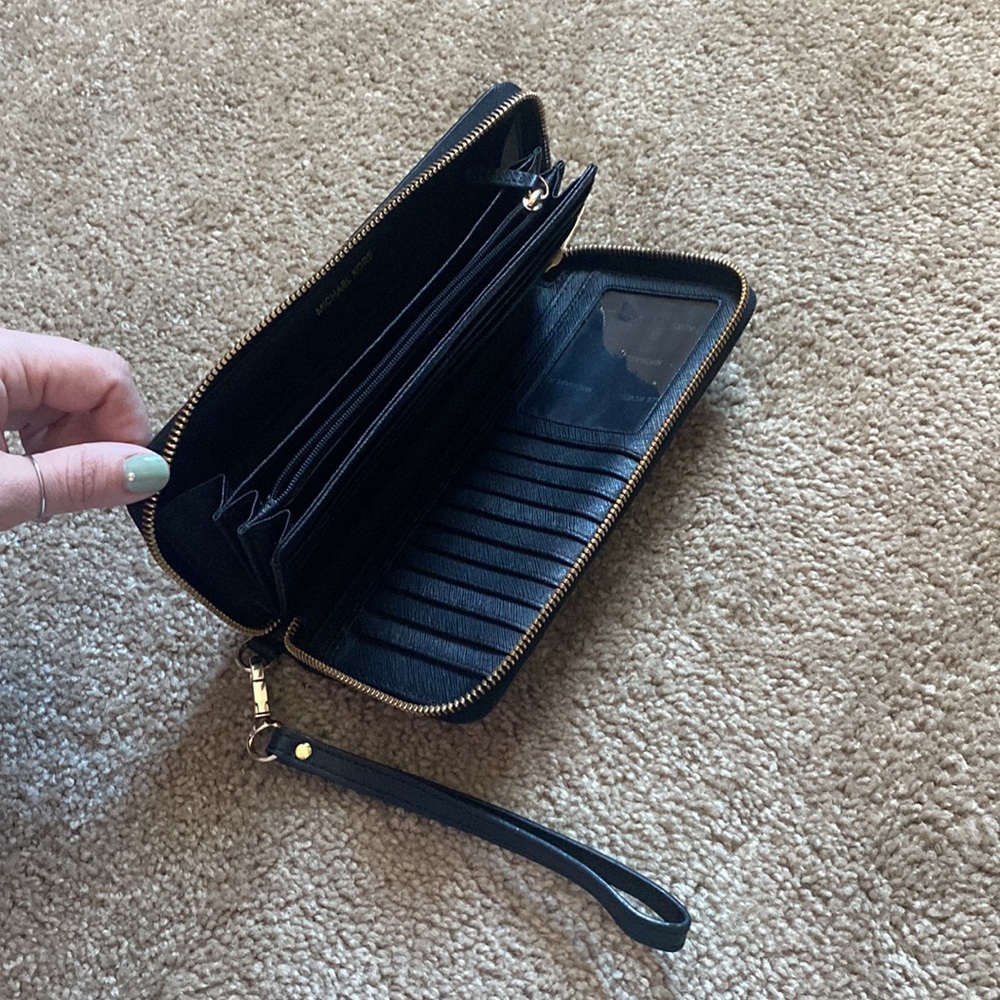 Michael Kors Wallet/Wristlet - Picture 3 of 6